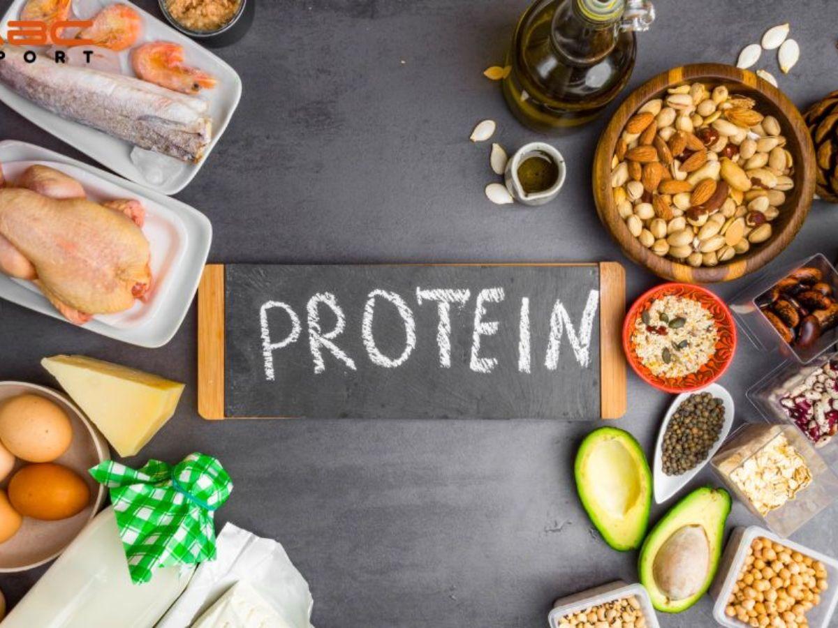 Để đảm bảo cơ bắp phát triển khỏe mạnh, bạn nên bổ sung đủ lượng protein trong khẩu phần ăn hàng ngày