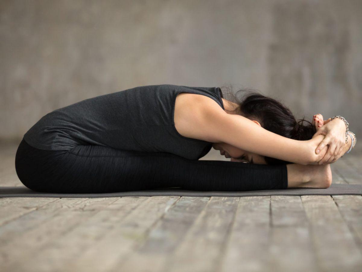 Tư thế gập người (Paschimottanasana)