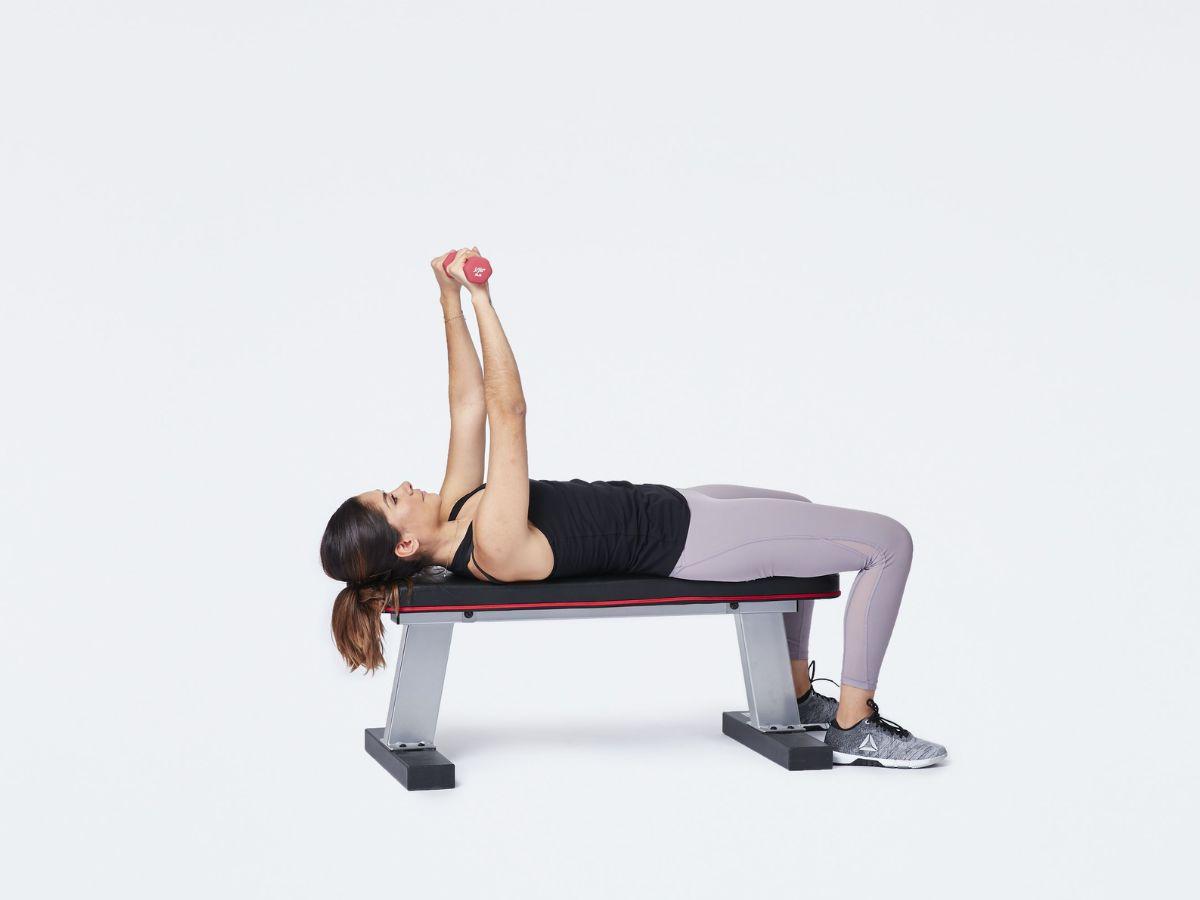 Đẩy tạ nằm giúp Phát triển cơ ngực, tăng sức mạnh phần thân trên