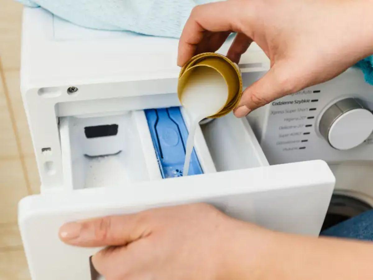 Chọn nước giặt tốt để giữ màu cho vải