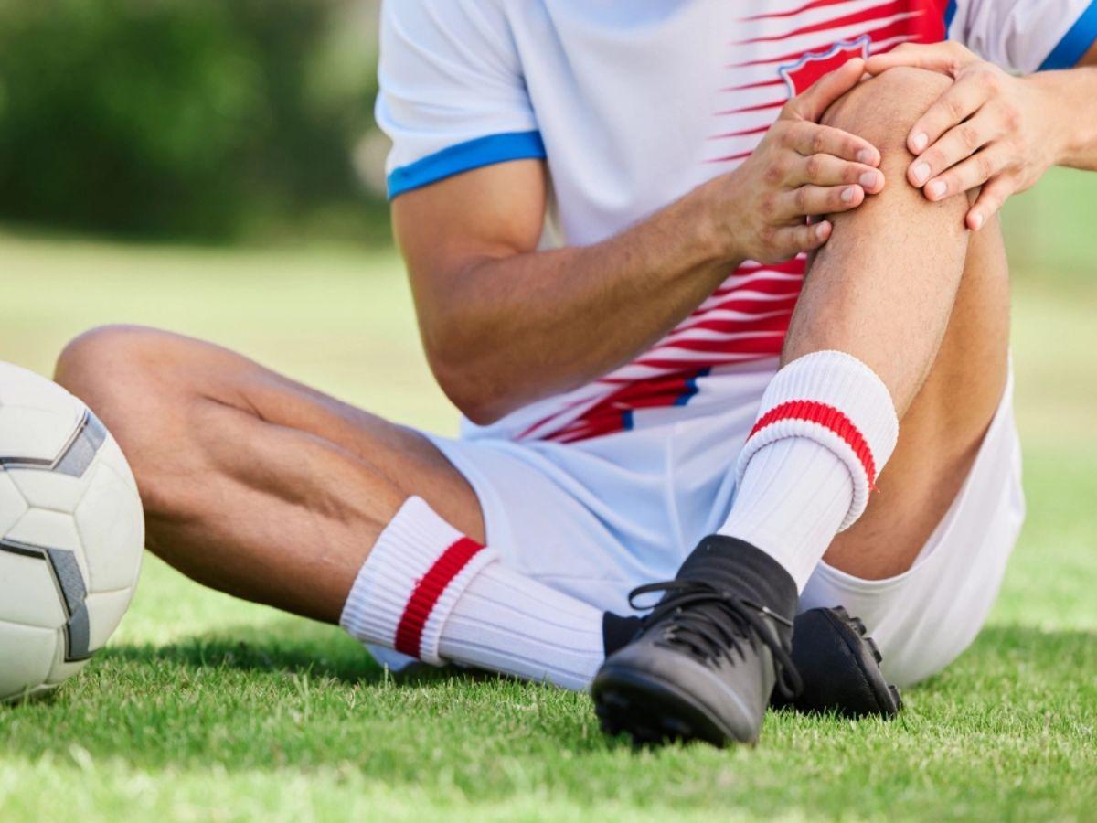 Đầu gối là một trong những vị trí dễ bị tổn thương nhất trong bóng đá