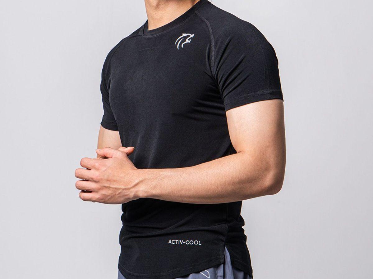 Độ co giãn cực tốt, ôm sát cơ thể, giúp tăng cường sự linh hoạt