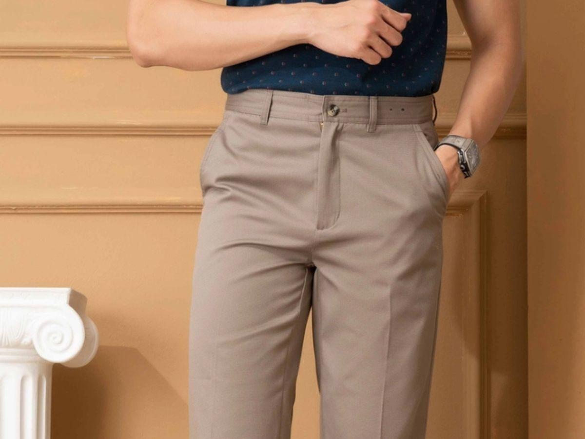 Quần kaki của Aligro thường có thiết kế tinh tế, dễ mặc, với các form slim-fit hoặc baggy