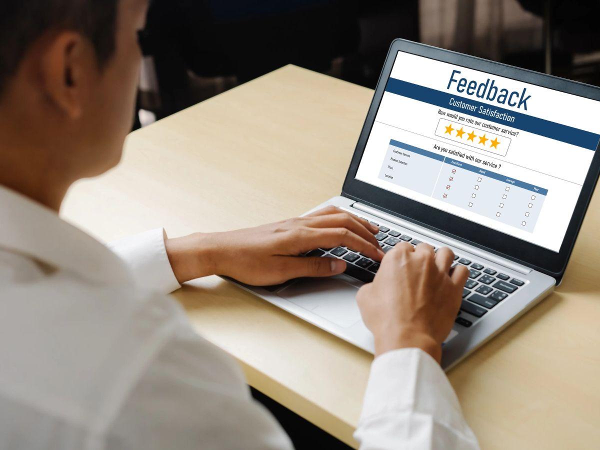 kiểm tra feedback, review trước khi mua hàng 