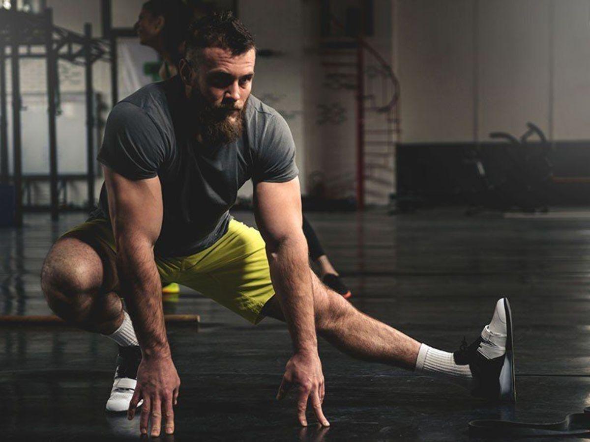 Khởi động kỹ giúp bạn không gặp chấn thương khi tập gym