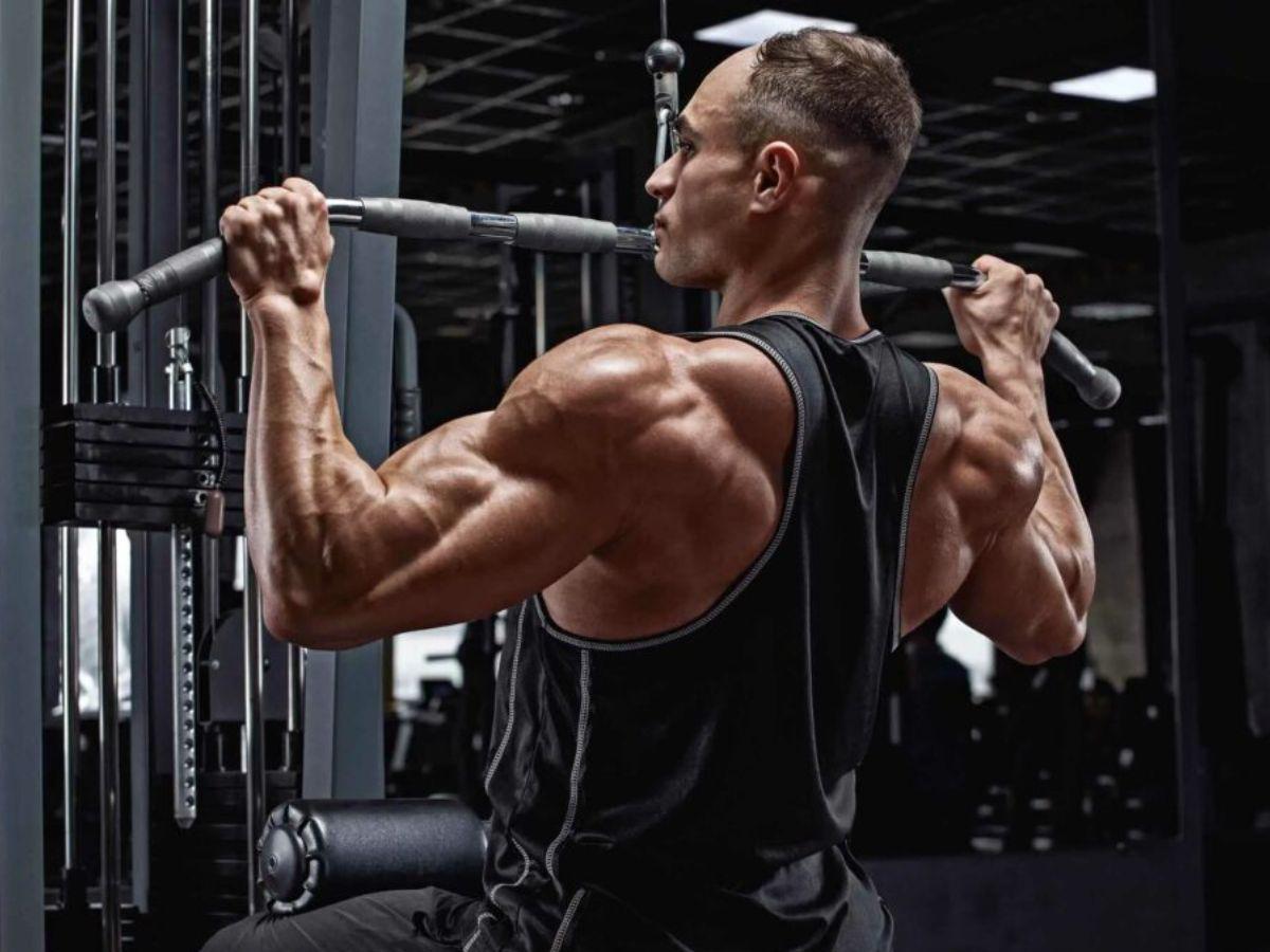 Lat Pulldown giúp phát triển nhóm cơ lưng xô