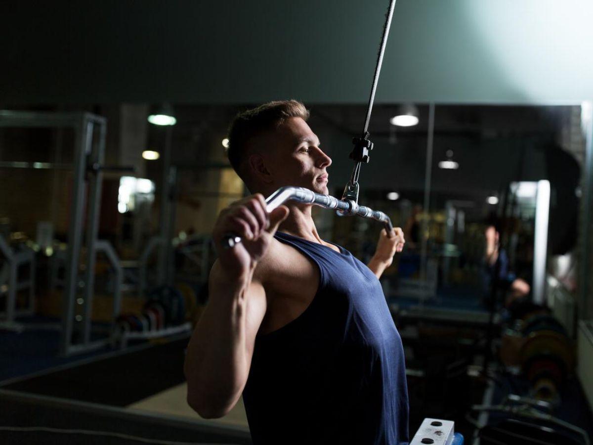 Bài tập Wide-Grip Lat Pulldown chính là bài tập được nhiều gymer áp dụng nhất