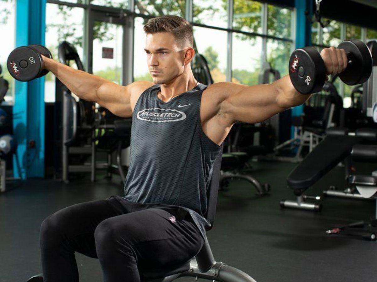 Bài tập nâng tạ đơn sang hai bên (Lateral Raise)
