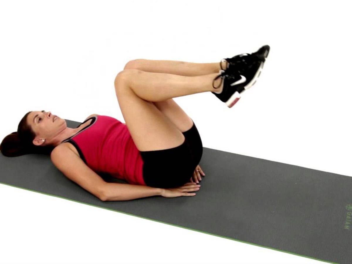 Reverse Crunch là một bài tập tuyệt vời giúp tác động vào cơ bụng dưới