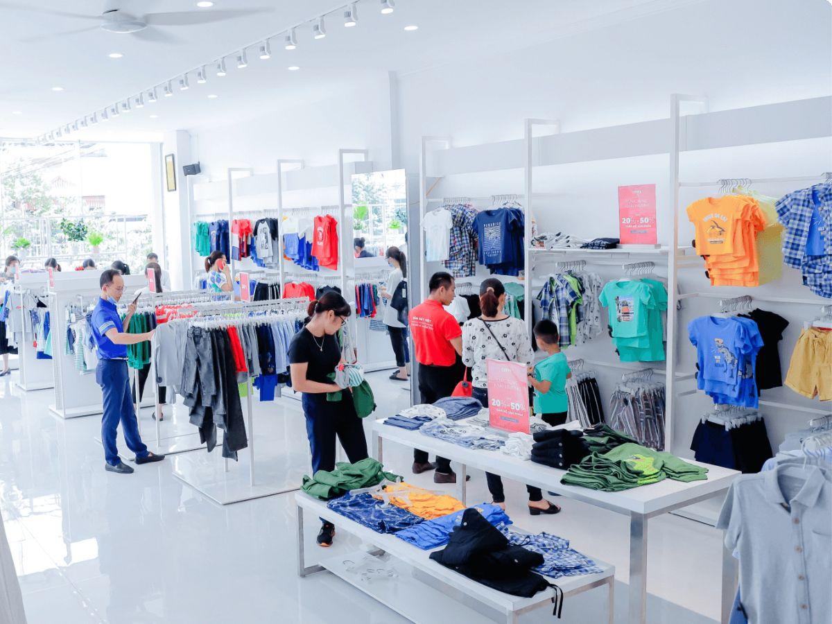 Thoải mái mua sắm tại cửa hàng Canifa