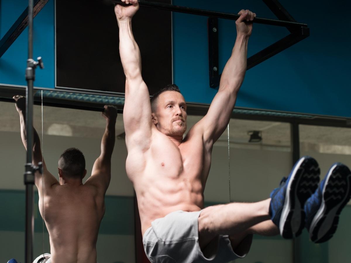 Hanging Leg Raises giúp cháy mỡ bụng dưới hiệu quả, tăng cường sức mạnh cơ lõi