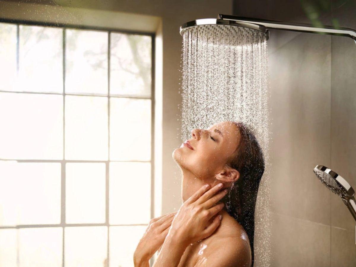 Cần điều hoà lại cơ thể và nhiệt độ trước khi bắt đầu tắm gội