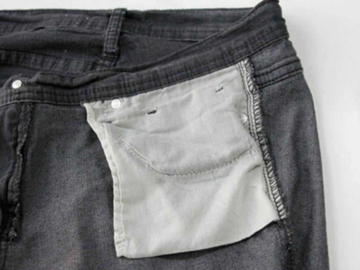 Lộn trái mặt quần trước khi giặt nên trở thành thói quen khi giặt quần jeans