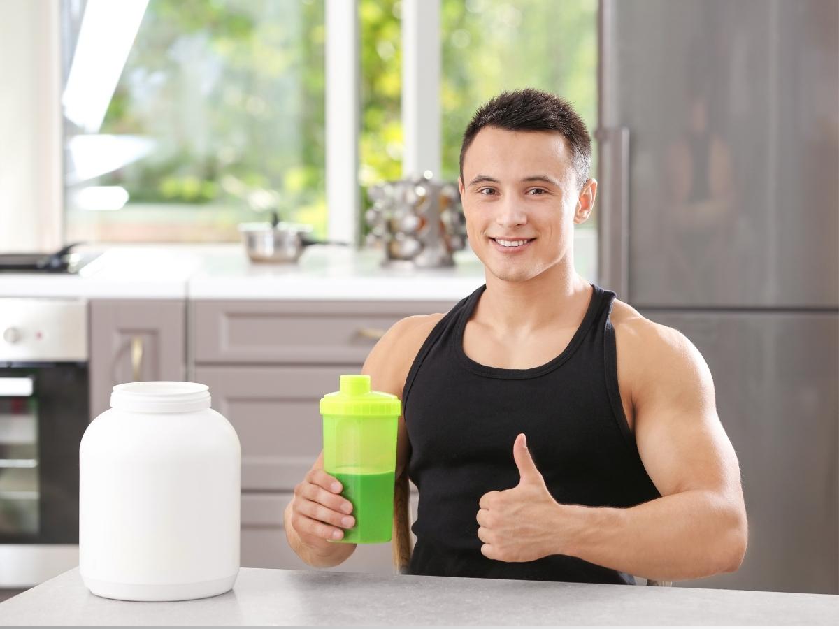 Thời điểm tốt nhất để uống whey là trong vòng 15-60 phút sau buổi tập để tăng cơ bắp