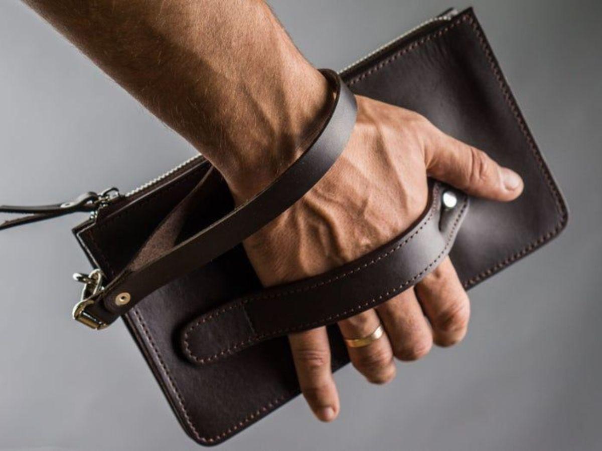 Clutch bag là kiểu túi cầm tay nhỏ gọn