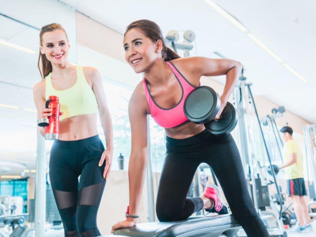 Dumbbell Rows giúp cải thiện ngoại hình mà còn hỗ trợ tư thế