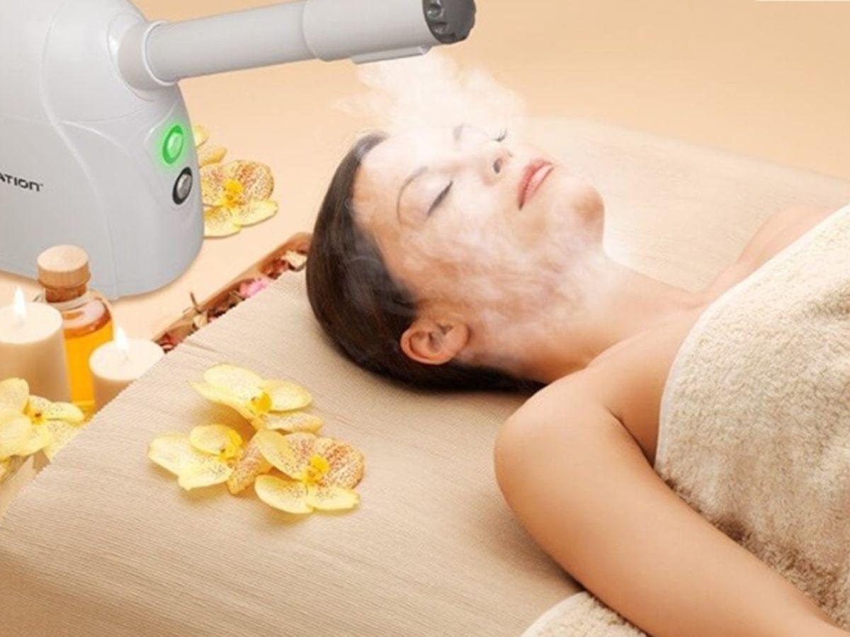 Xông mặt là phương pháp làm đẹp tự nhiên sử dụng hơi nước nóng từ thảo dược