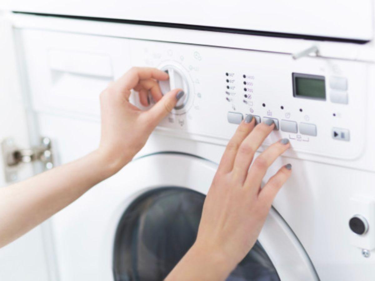Không giặt quần lót nam với nước quá nóng hoặc quá lạnh