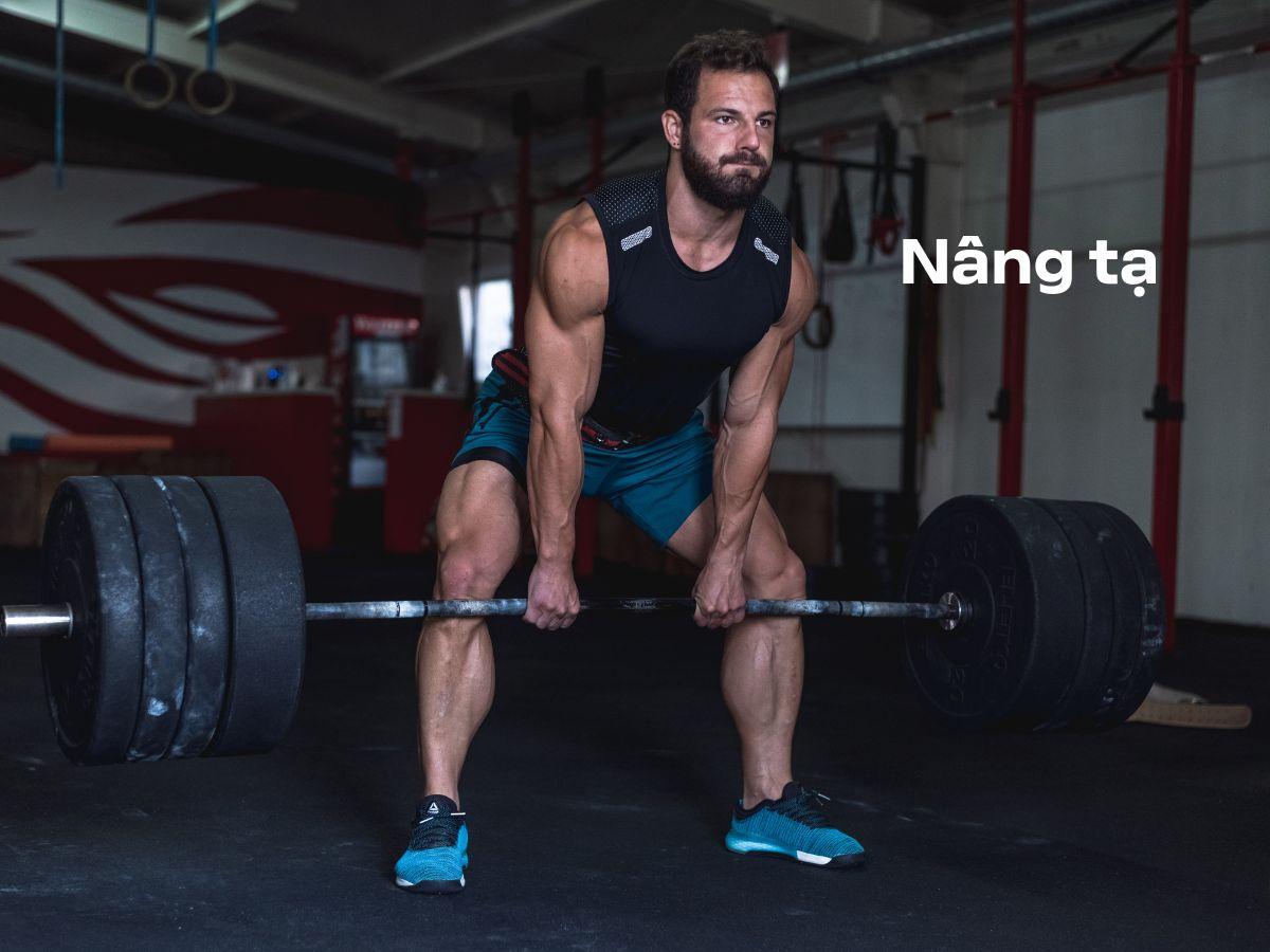 Thực hiện động tác Deadlift