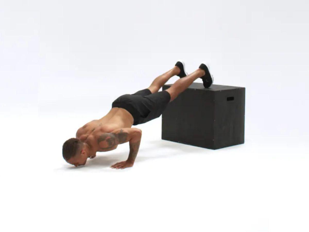 Chống đẩy dốc xuống (Decline Push-up)