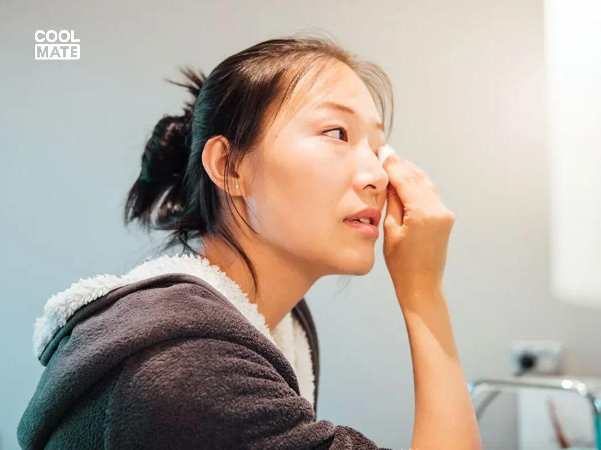 Cách sử dụng dầu dừa để tẩy trang