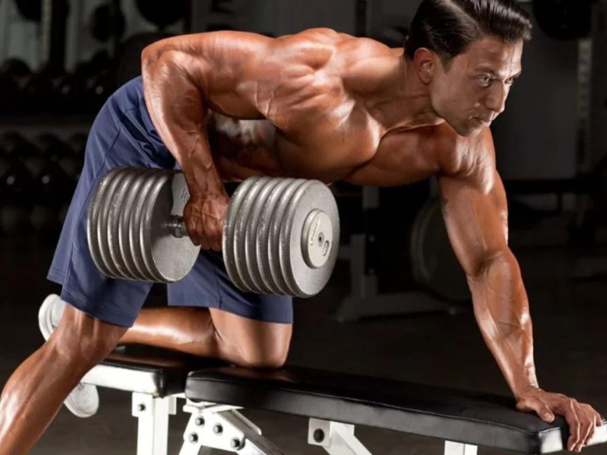 One Arm Dumbbell Rows - Bài tập lưng xô được các gymer yêu thích nhất