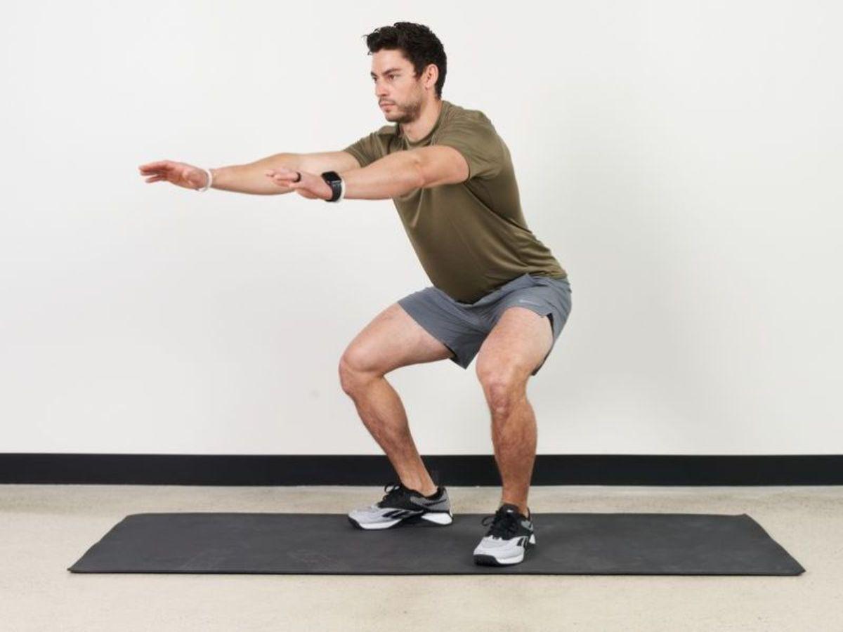 Squat: Phát triển cơ mông, đùi và cơ lưng dưới