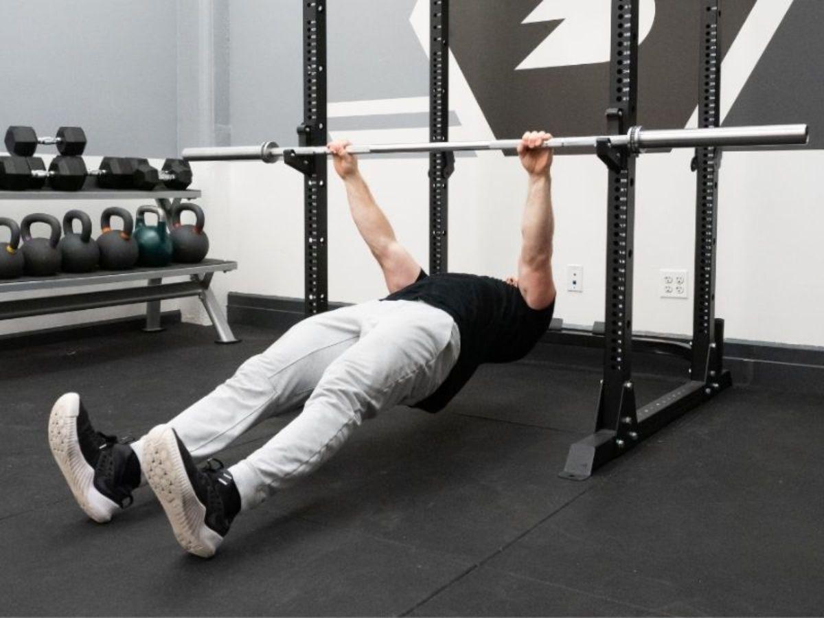 Inverted Bodyweight Row: Tăng độ khó so với Australian Pull Ups