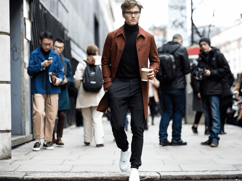 Phối áo khoác rộng cùng áo len cao cổ