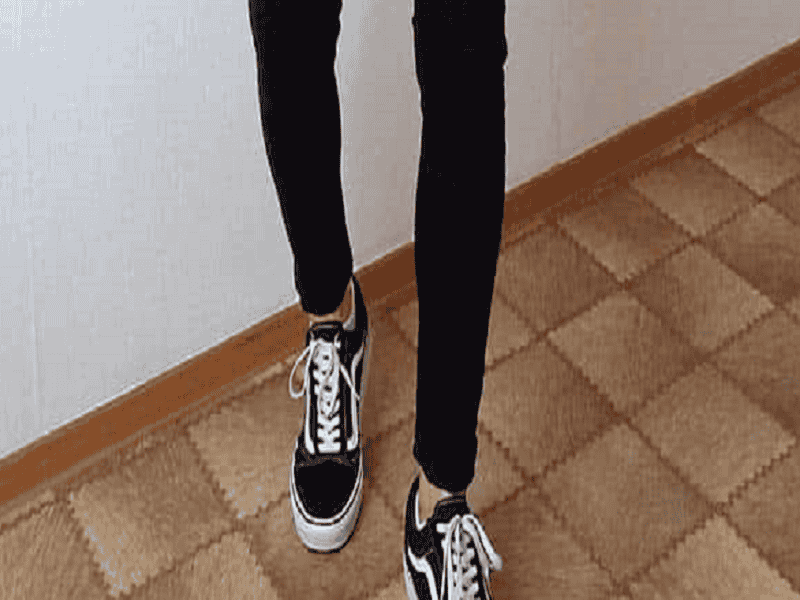 Áo khoác nỉ phối cùng giày Vans Old Skool