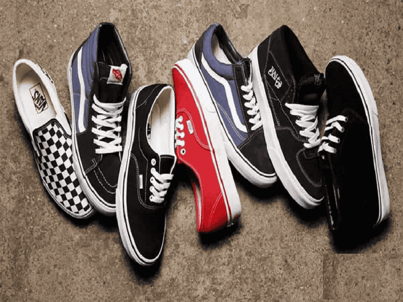 Áo khoác lông phối cùng giày Vans Era