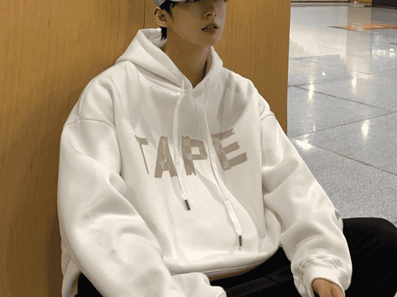 Áo hoodie oversize cực rộng nhưng thoáng mát.