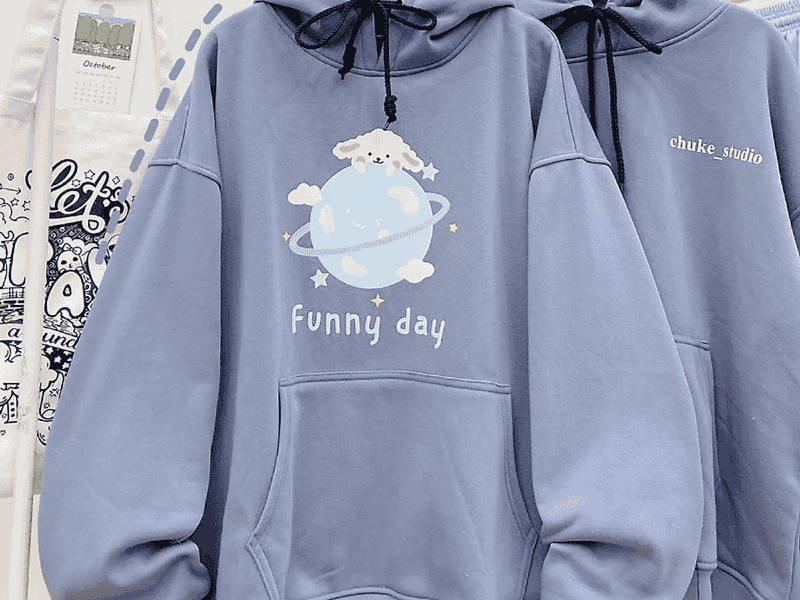 Áo hoodie thường có form rộng và rất cá tính.