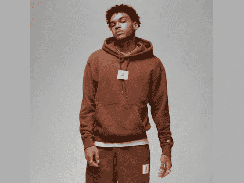 phối áo khoác jean và hoodie