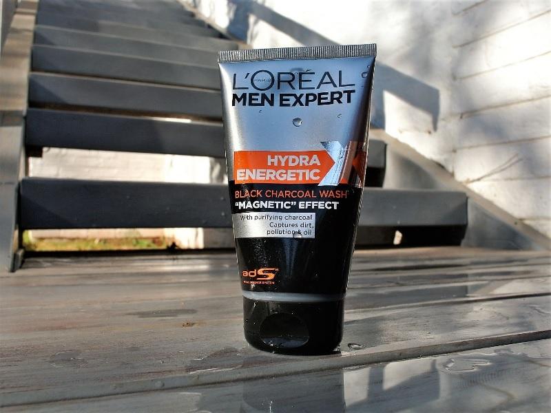 Sữa rửa mặt L’oreal Men Expert hiệu quả cho nam bị mụn