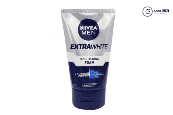 Sữa rửa mặt Nivea nam giúp sáng da vượt trội phù hợp cho làn da nhạy cảm, nhiều nhờn và thâm sạm