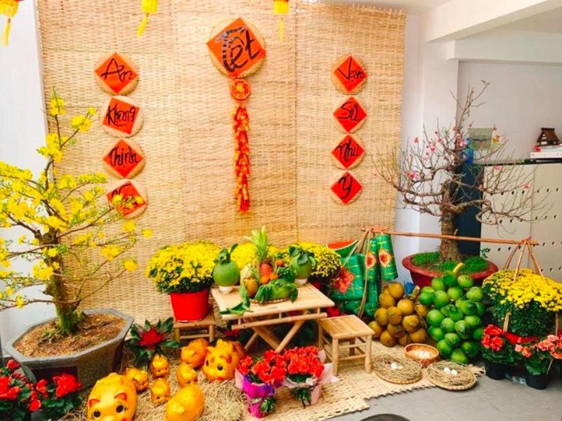 Trang trí quán cafe dịp Tết với hình ảnh bánh chưng, bánh tét