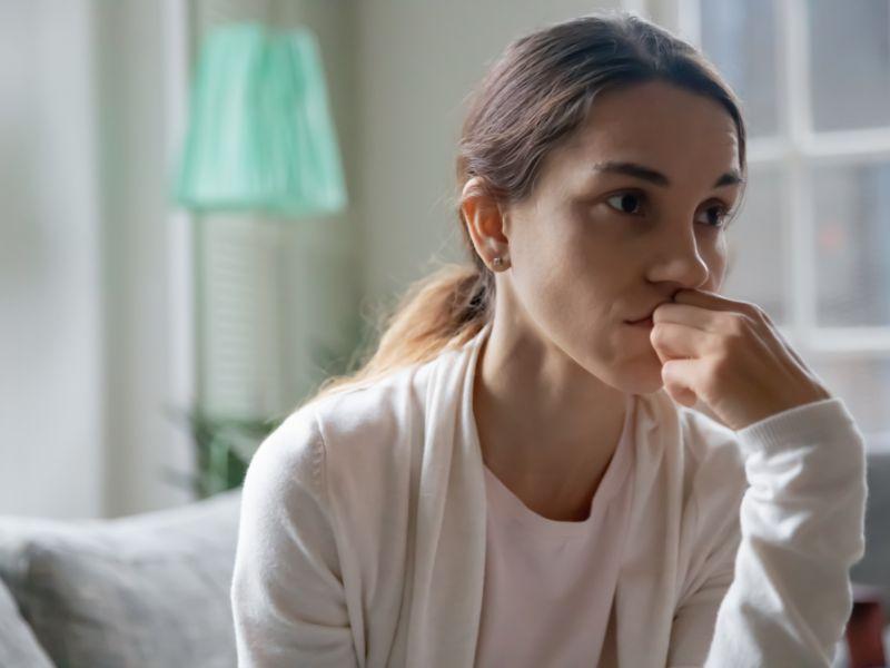 Một biểu hiện của existential crisis là luôn lo lắng