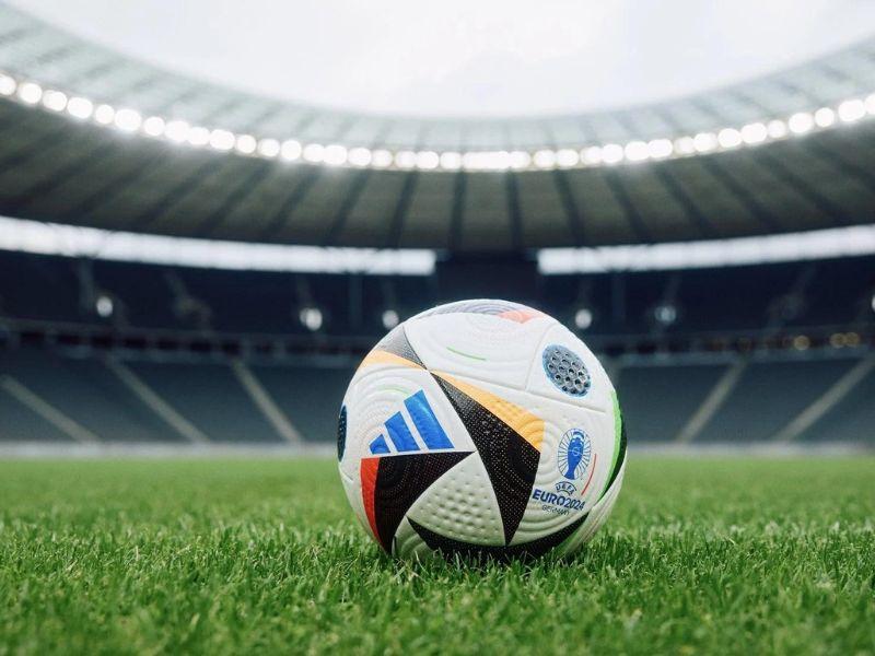 12 đội bóng sẽ cùng tranh vé dự chung kết trong vòng play-off