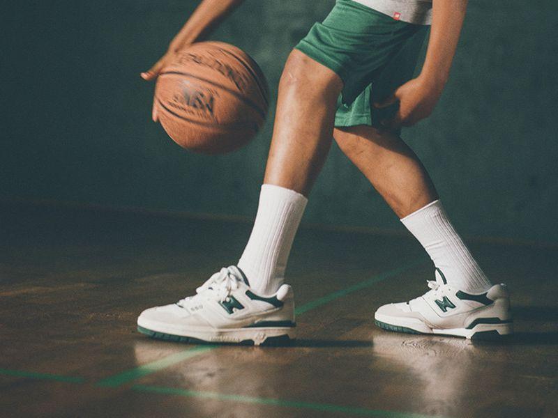Những đ&ocirc;i gi&agrave;y New Balance v&agrave; Aime Leon Dore mang một diện mạo mới v&ocirc; c&ugrave;ng tinh tế