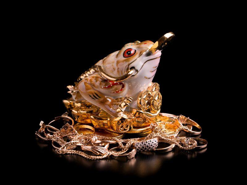 Ngày vía thần tài nên mua vật phẩm phong thủy