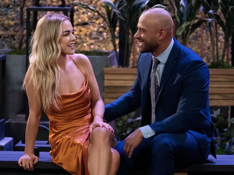 phim Love Is Blind (Phần 6)