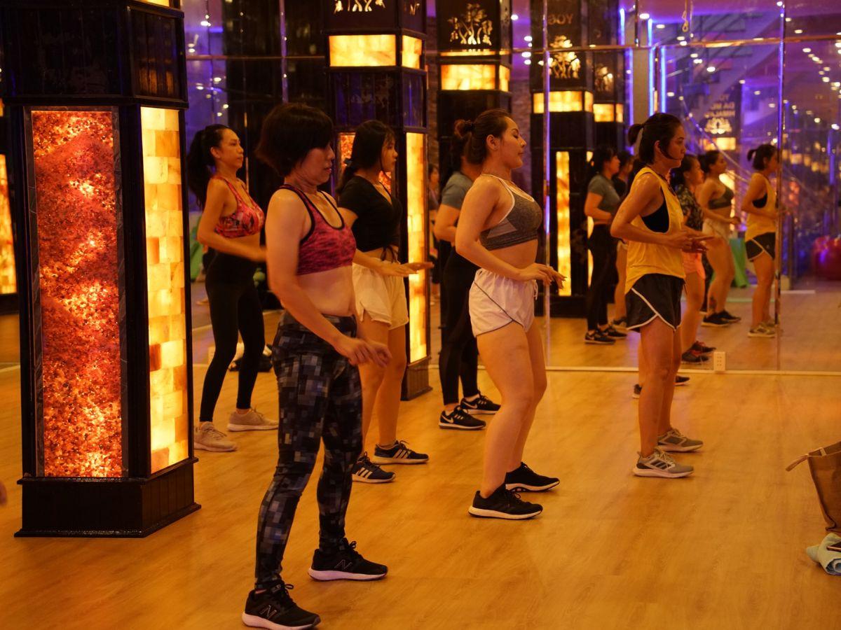 Tập Zumba cùng giáo viên giàu kinh nghiệm tại Fit Center