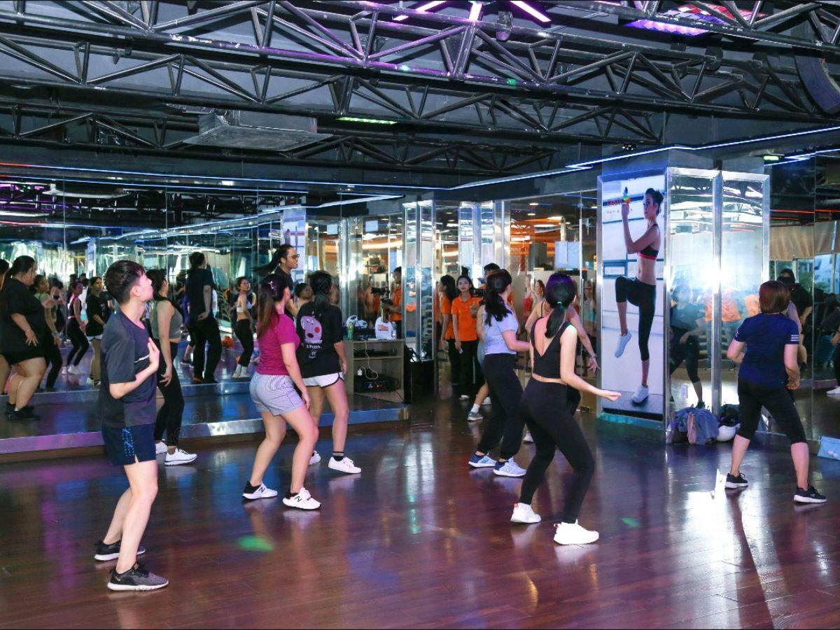 Không gian phòng tập rộng rãi, thoải mái, hiện đại