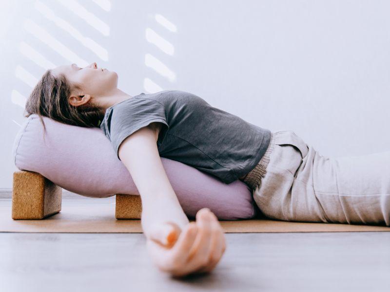 Tư thế xác chết còn giúp cải thiện giấc ngủ 