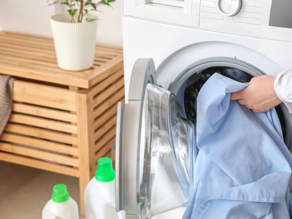 Giặt khô là phương pháp được sử dụng để giặt các loại áo khoác đặc biệt