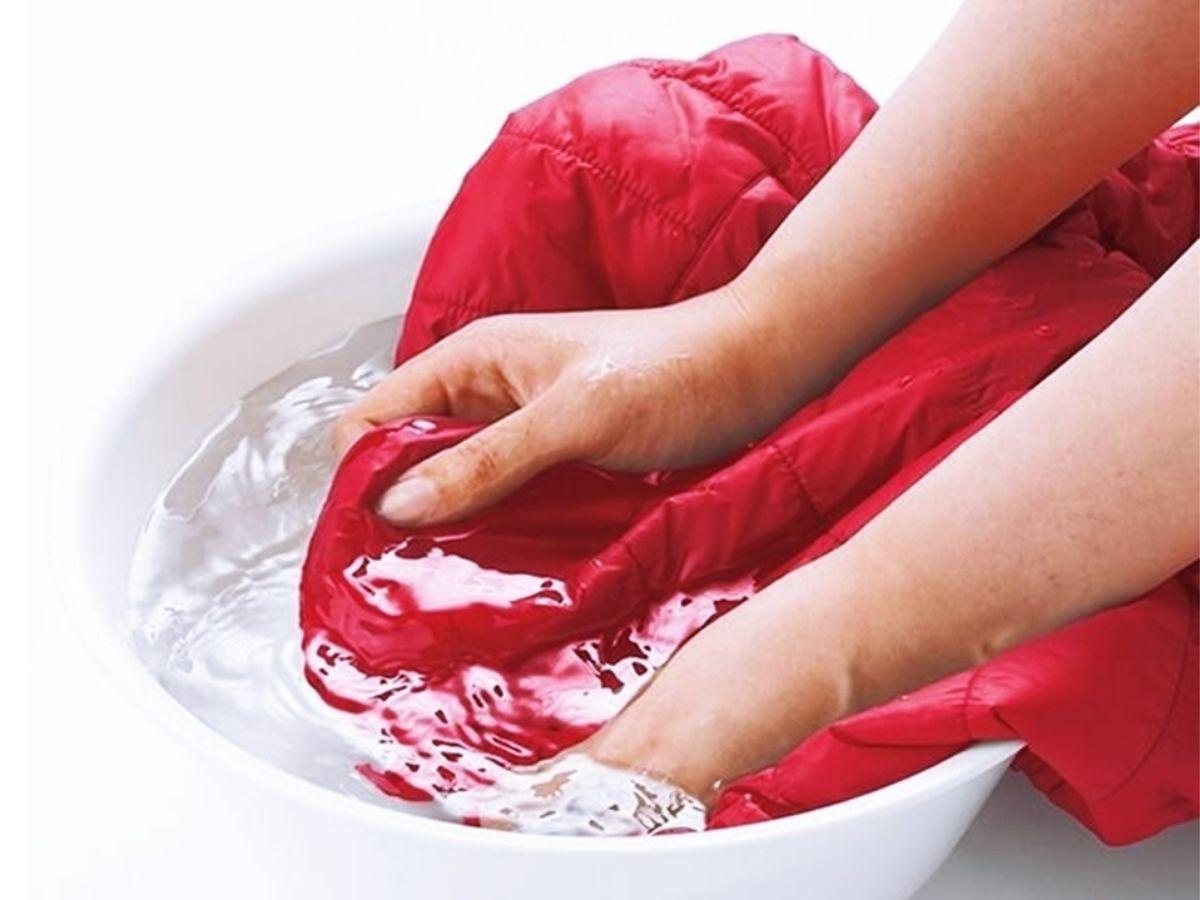 Giặt áo khoác bằng tay