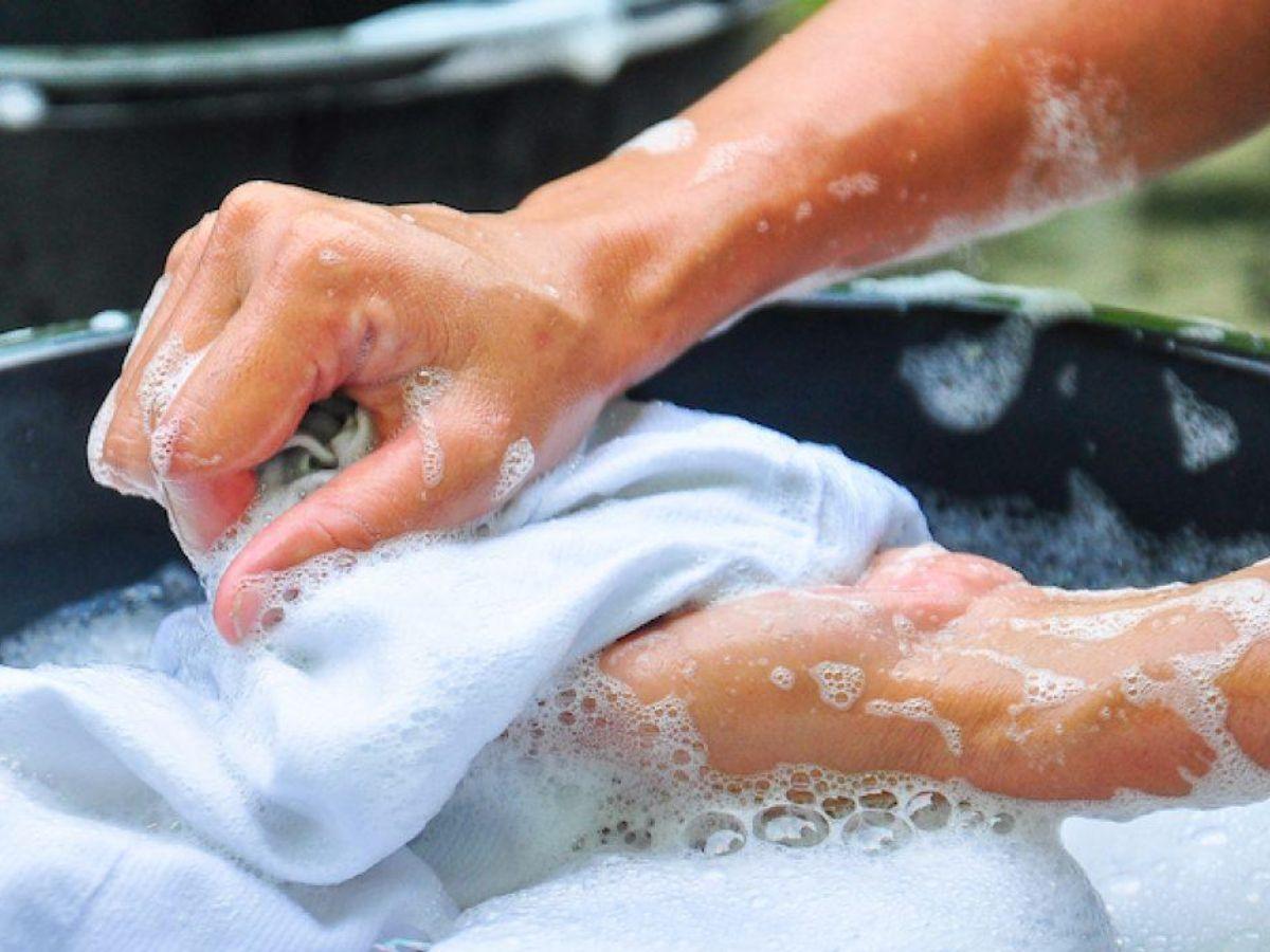 Lưu ý về cách giặt áo khoác bằng tay