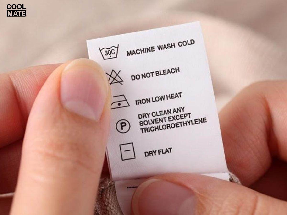 Việc hiểu rõ các ký hiệu trên nhãn mác sẽ giúp bạn lựa chọn chế độ giặt phù hợp, tránh làm hỏng áo
