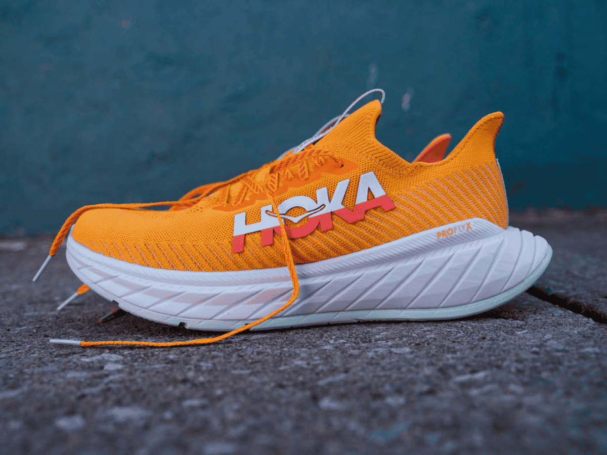 Với mức giá phải chăng, Hoka One One Rincon 3 được đánh giá là một trong những đôi giày chạy bộ siêu nhẹ